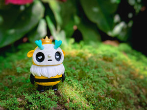 Little Muffinn : The Sleepy King bee by MADKIDS